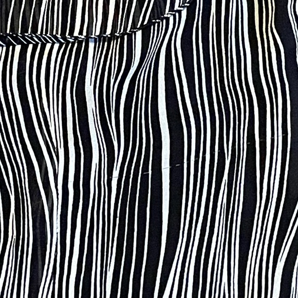 Silk Sleeveless Top w Ruffle Detail - Picture 7 of 8